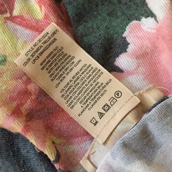 Philosophy Gray Pink Botanical trellis tunic, MED - Picture 9 of 9